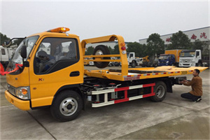 从江哪里有拖车服务