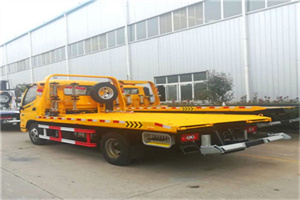 从江附近拖车救援搭电